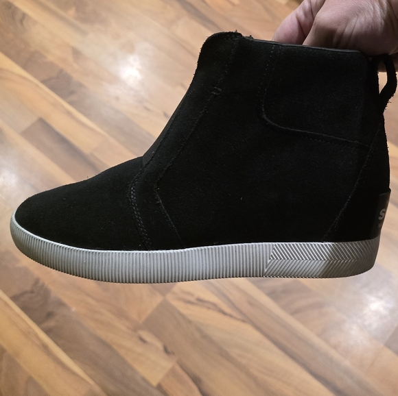 Sorel Women's Out N About Hidden Wedge Black And White Ankle Bootie Size 9 - Picture 5 of 10